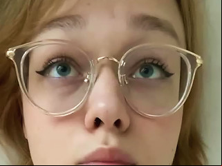 ASHEMALETUBE @ A Stunning Blonde Girl Squirts